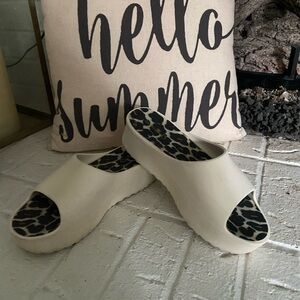 Cream Slide Sandals with Leopard Print